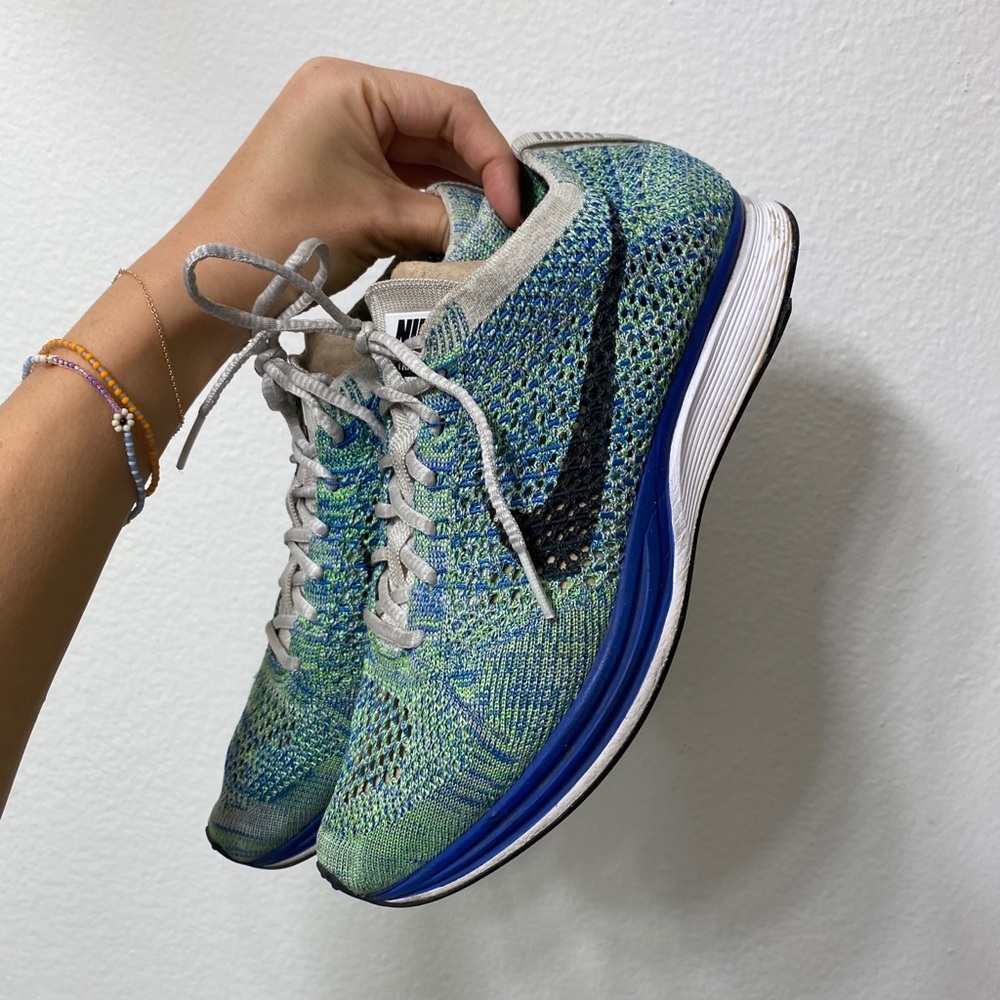 Nike blue green fly knit racer
